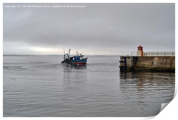 Leaving Burghead harbour Print by Tom McPherson