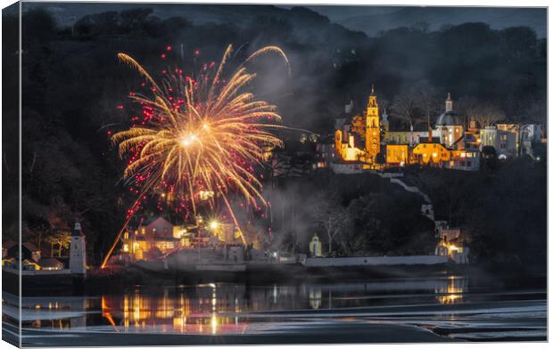 Fireworks at Portmeirion Canvas Print by Rory Trappe
