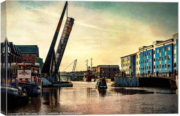 Heading South From Gloucester Docks Canvas Print by Ian Lewis