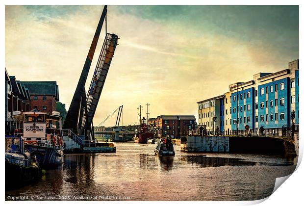 Heading South From Gloucester Docks Print by Ian Lewis