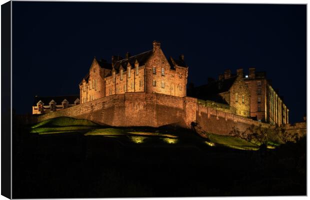 Edinburgh Castle At Night In Scotland Canvas Print by Artur Bogacki