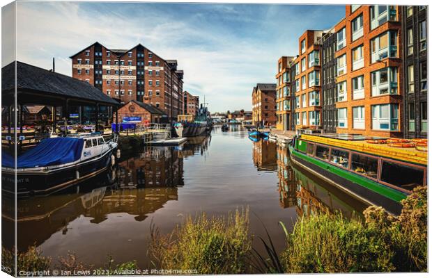 Boats and Buildings at Gloucester Docks Canvas Print by Ian Lewis