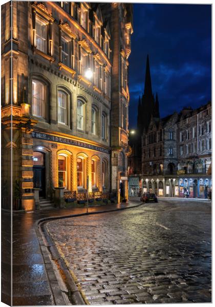 Victoria Street At Night In Edinburgh Canvas Print by Artur Bogacki