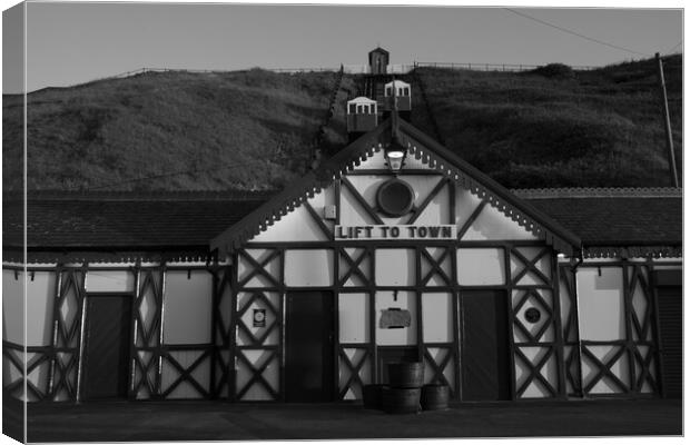 Saltburn cliff lift in black and white Canvas Print by Kevin Winter