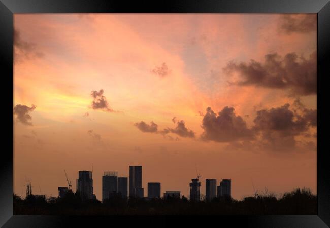Leeds Skyline - Sunset Framed Print by Glen Allen
