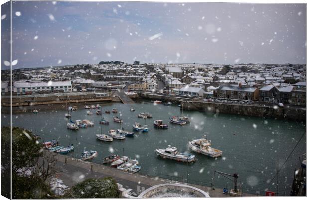 Porthleven Cornwall in the snow  Canvas Print by kathy white