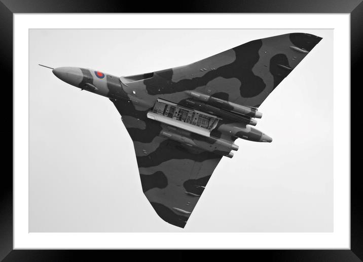 Avro Vulcan B2 XH558 Framed Mounted Print by Allan Durward Photography