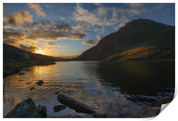 Tryfan at sunrise Print by Rory Trappe