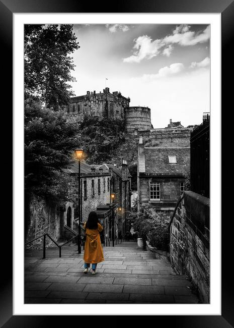 Edinburgh Castle view Framed Print by Les McLuckie