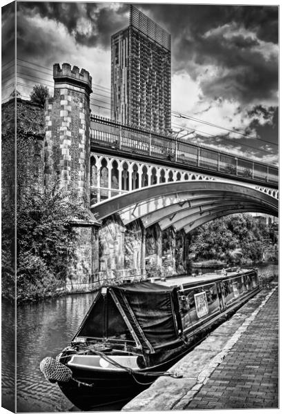 Rochdale Canal and Beetham Tower  Canvas Print by Darren Galpin