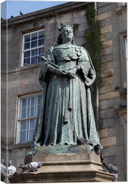Queen Victoria Statue In Leith, Edinburgh Canvas Print by Artur Bogacki