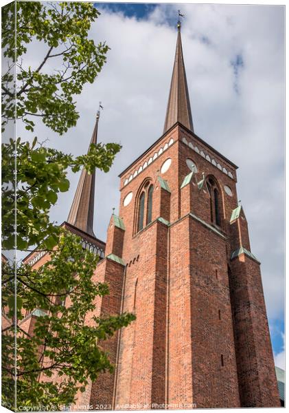 the red brick towers of Roskilde cathedral reach up in the sky Canvas Print by Stig Alenäs