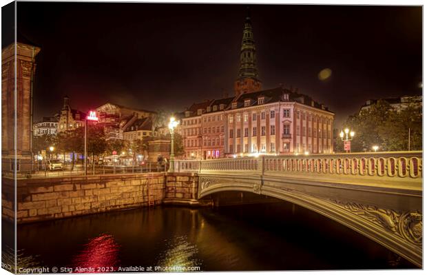 Højbro bridge in Copenhagen at night  Canvas Print by Stig Alenäs