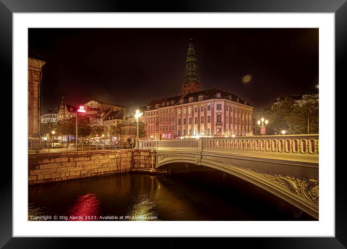Højbro bridge in Copenhagen at night  Framed Mounted Print by Stig Alenäs