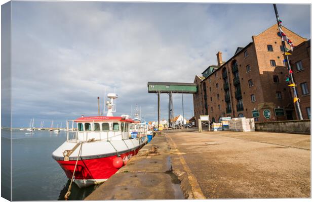 Fishing boat in Wells next the Sea harbour Canvas Print by Jason Wells