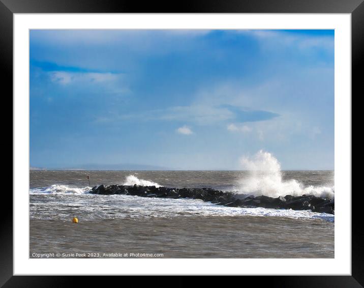 Storm Ciarán at Lyme Regis November 2023 Framed Mounted Print by Susie Peek