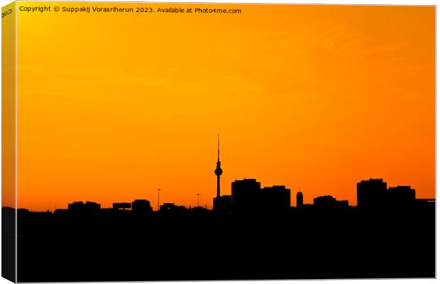 Berline Skyline Canvas Print by Suppakij Vorasriherun