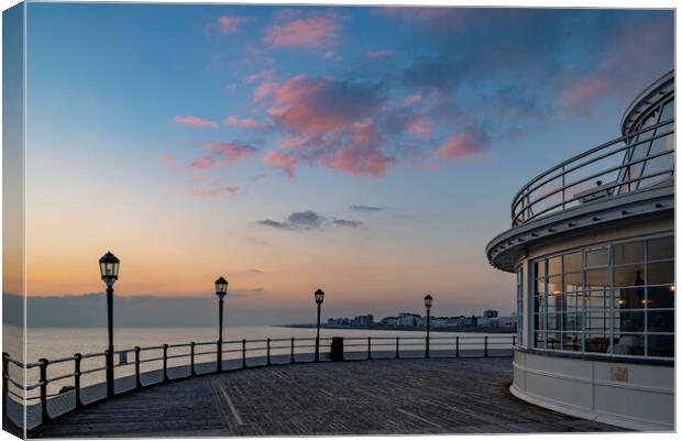 Days end at the Pier's end. Canvas Print by Malcolm McHugh