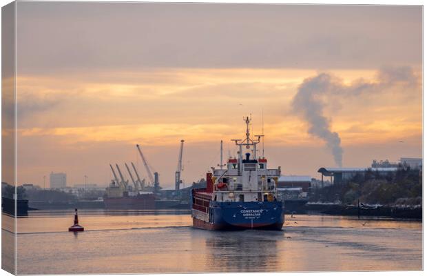 Cargo ship on the River Clyde, Glasgow Canvas Print by Rich Fotografi 