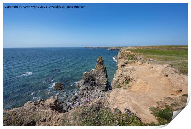 Cliff walk to Broad Haven South beach Pembrokeshire Print by Kevin White