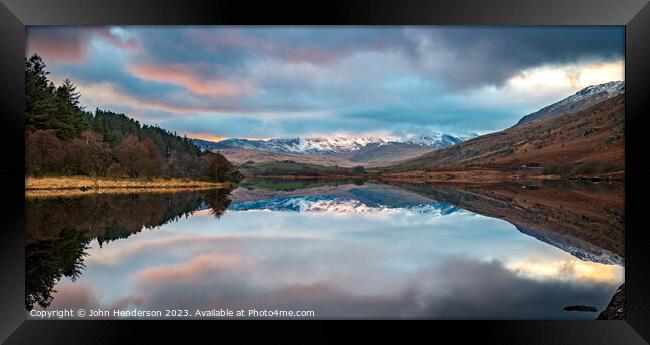 Snowdon sunset Framed Print by John Henderson