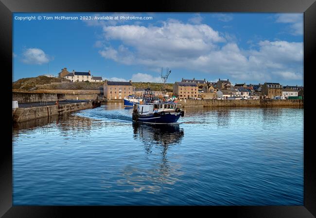 Leaving Burghead Harbour Framed Print by Tom McPherson