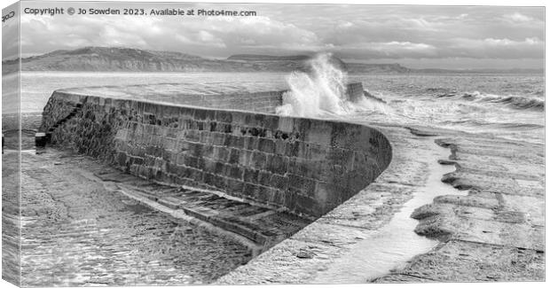 A stormy sea in Lyme Regis Canvas Print by Jo Sowden