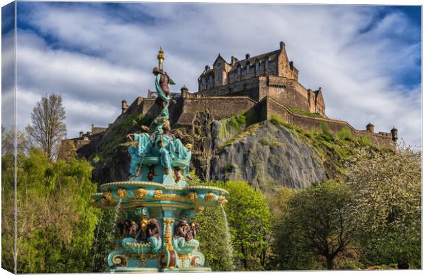 Edinburgh Castle And Ross Fountain In Scotland Canvas Print by Artur Bogacki