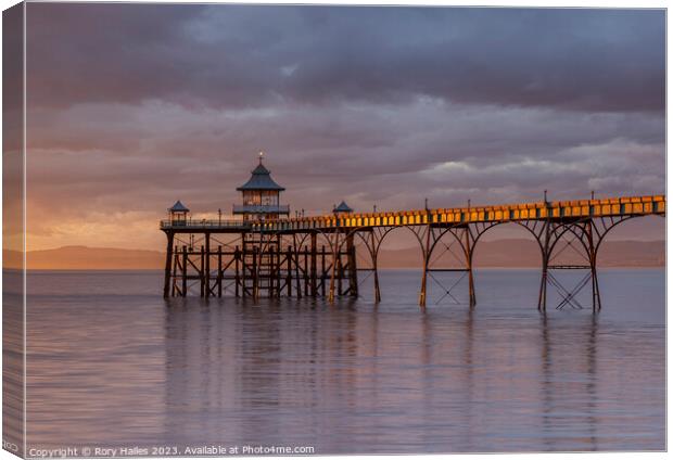 Clevedon Pier at sunset Canvas Print by Rory Hailes