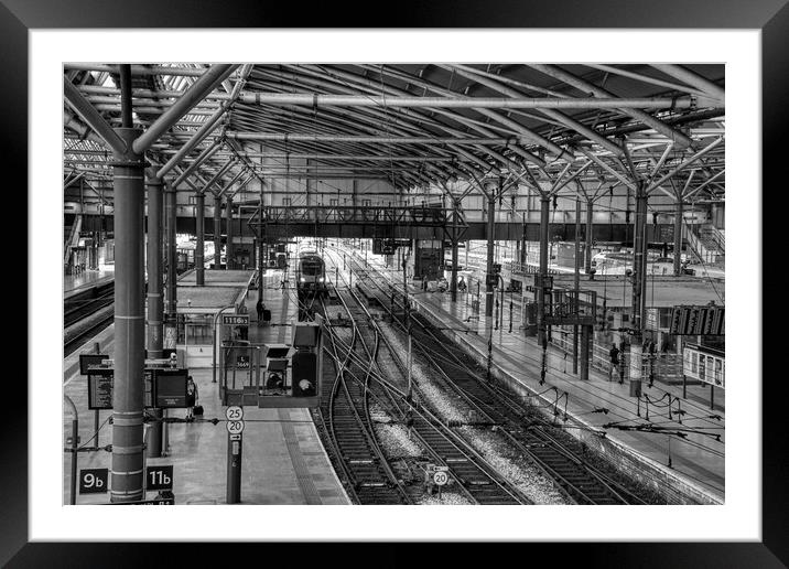 Platform 9b and 11b Mono II Framed Mounted Print by Glen Allen