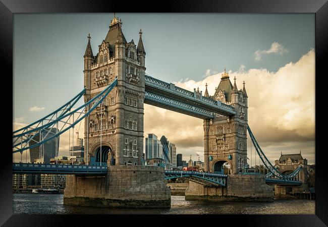 Tower Bridge, City of London. Framed Print by David Jeffery