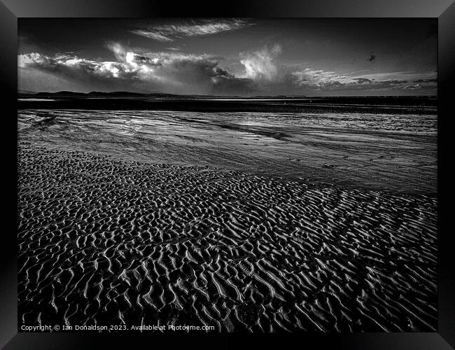 Sand Patterns Framed Print by Ian Donaldson