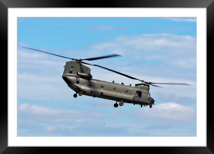 RAF CH47 Chinook Helicopter Framed Mounted Print by Derek Beattie