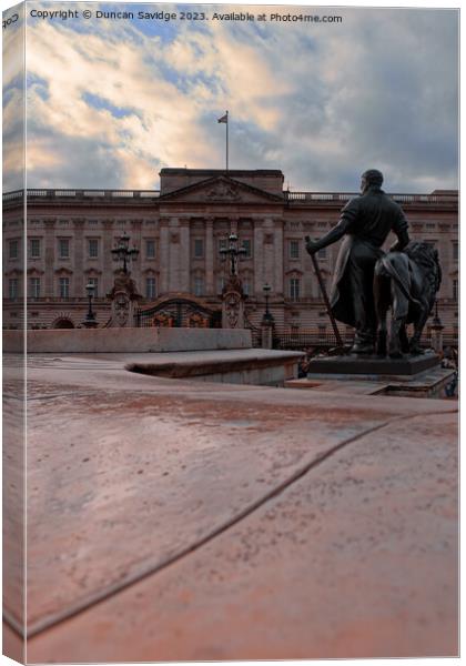 Buckingham Palace as seen from Victoria Monument  Canvas Print by Duncan Savidge