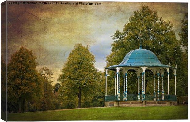 victorian bandstand in shrewsbury Canvas Print by meirion matthias