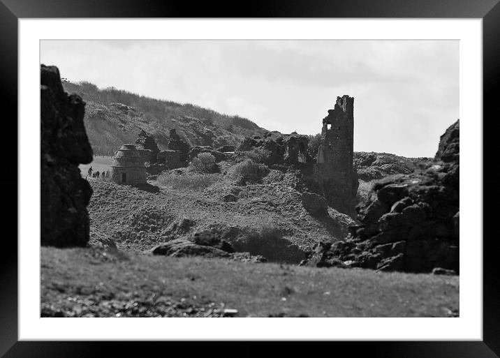 Dunure Castle, South Ayrshire Framed Mounted Print by Allan Durward Photography