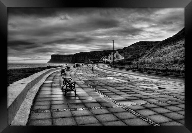 Saltburn by the Sea Framed Print by Steve Smith