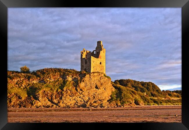 Greenan Castle in low sunlight at sunset Framed Print by Allan Durward Photography