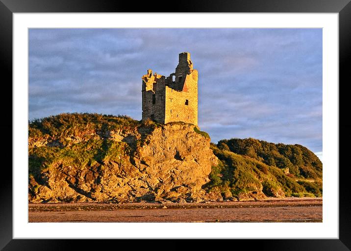 Greenan Castle, last rays of the day Framed Mounted Print by Allan Durward Photography