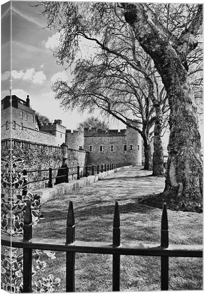 The Tower of London Canvas Print by Karen Martin