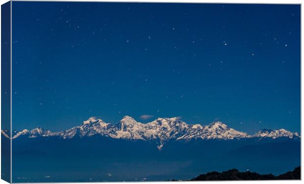 Landscape view of Snow mountain range Canvas Print by Ambir Tolang