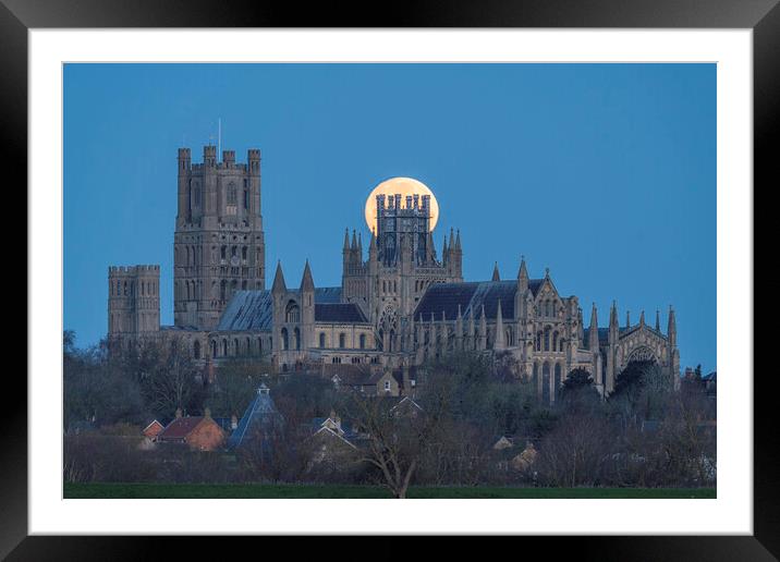 Moonset behind Ely Cathedral, 26th December 2023 Framed Mounted Print by Andrew Sharpe