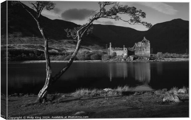 Kilchurn Castle - Loch Awe Canvas Print by Philip King