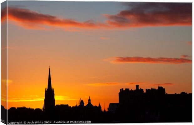 Sunset over Edinburgh Castle to end the winter's d Canvas Print by Arch White