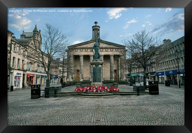 Elgin War Memorial Framed Print by Tom McPherson