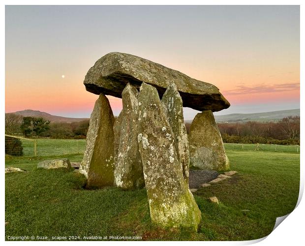 Sunrise at Pentre Ifan burial chamber, Pembrokeshire Print by Suze_ scapes