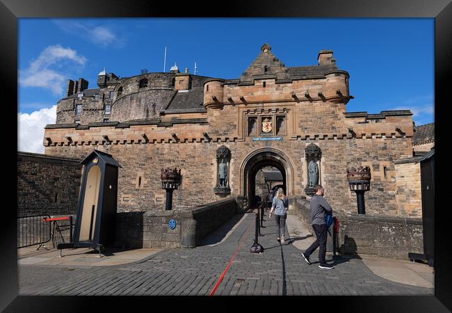 Main Gate To Edinburgh Castle Framed Print by Artur Bogacki