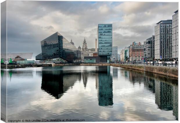 Liverpool Reflctions Canvas Print by Rick Lindley
