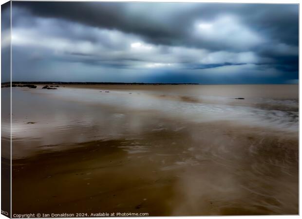 Fraisthorpe Beach Canvas Print by Ian Donaldson