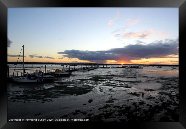 Minster-on-sea sunset Framed Print by Ray Putley